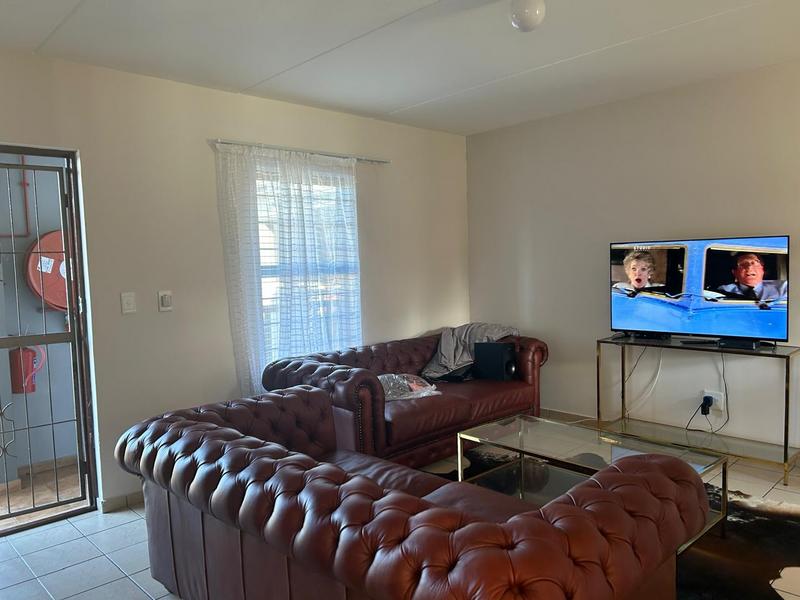 To Let 2 Bedroom Property for Rent in Lansdowne Western Cape